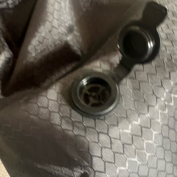 Relime Vacuum Compression Bags 2 Bags + Pump. - Picture 4 of 5